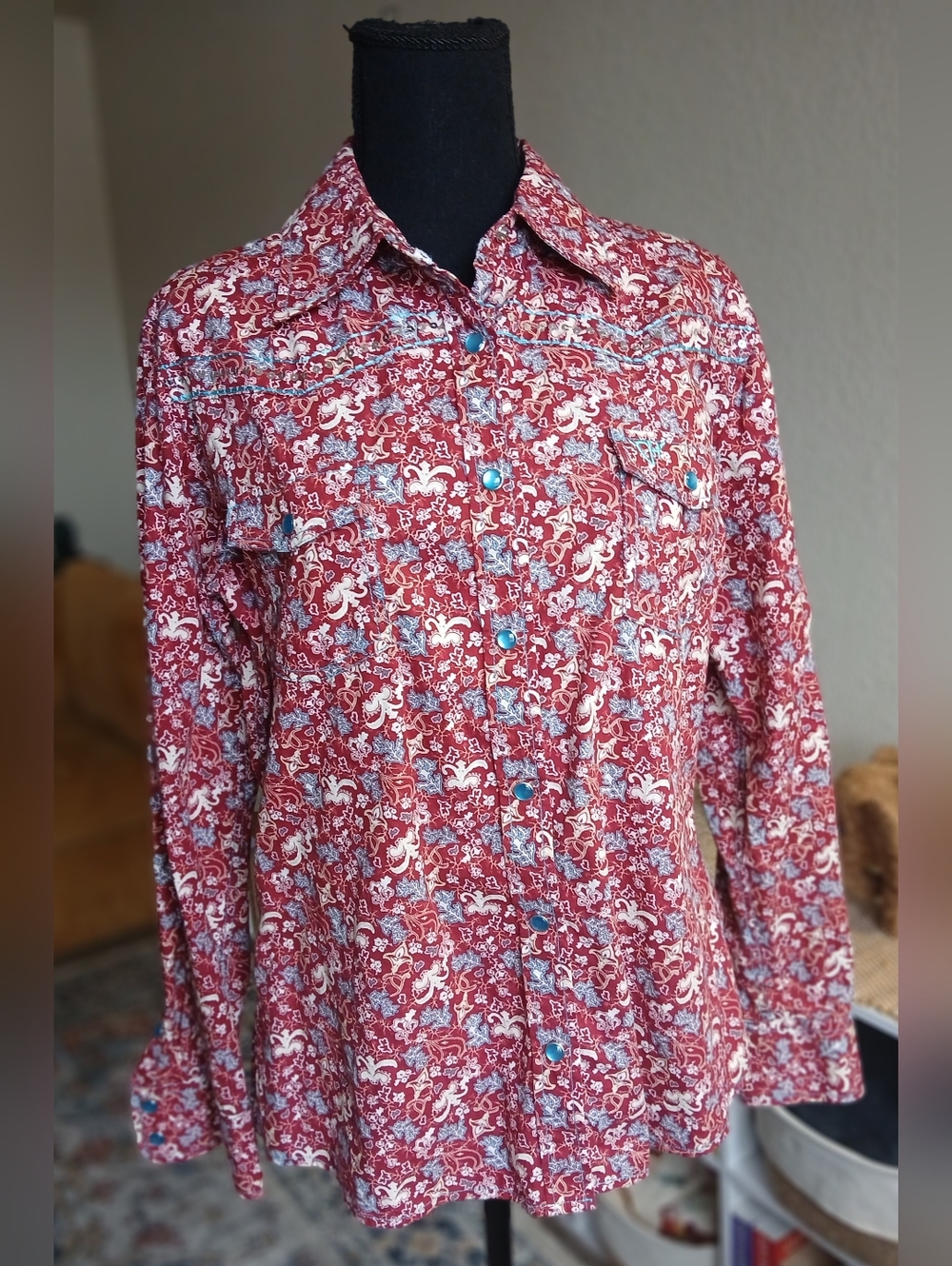 Cowgirl Hardware Women's 100% Cotton Paisley Pearl Snap Top with Teal Accents